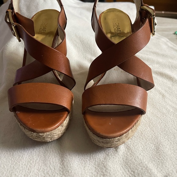 Michael Kors Women’s Platform Leather Sandals in like new condition - Picture 2 of 7